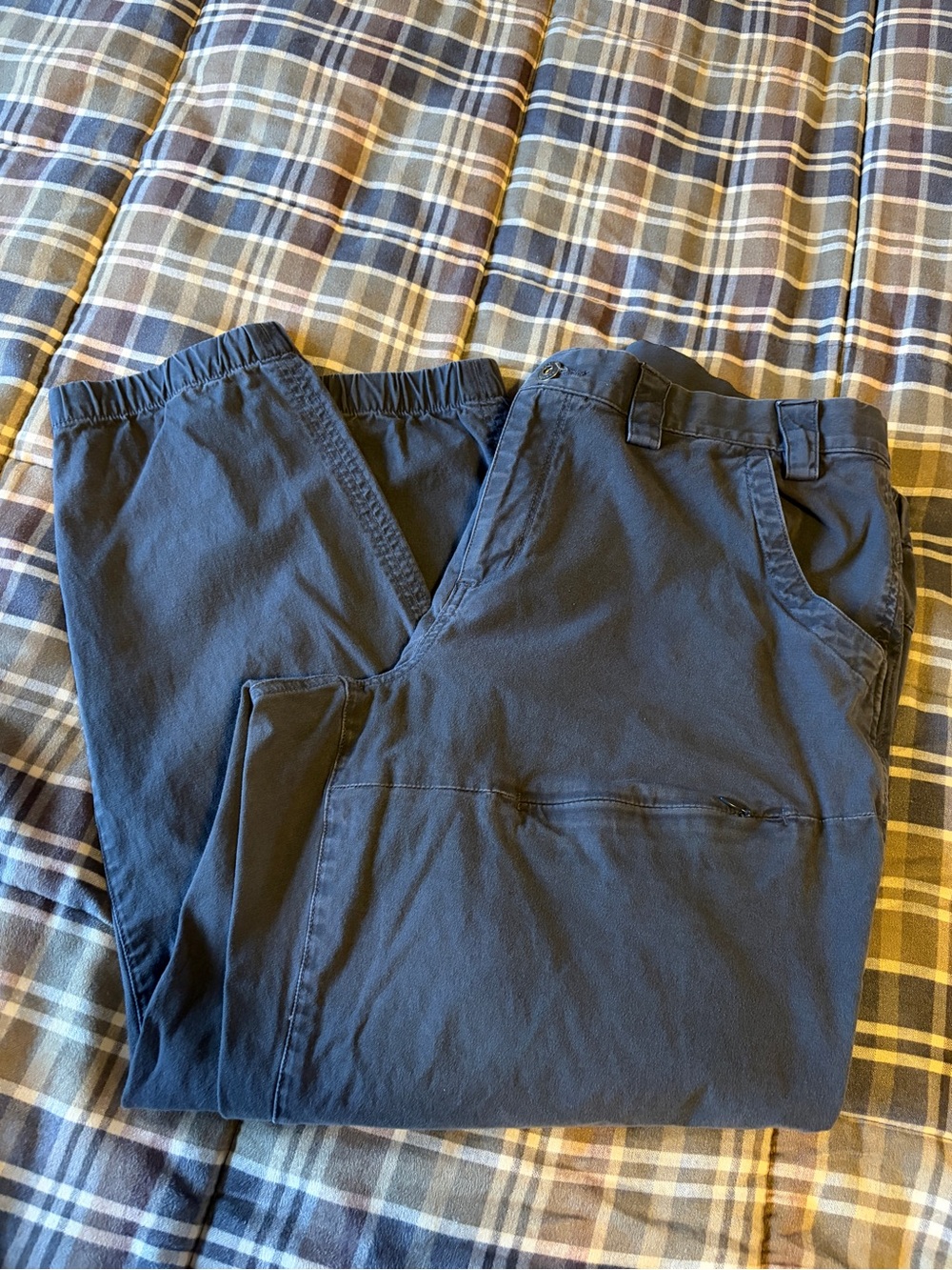 Duluth Trading Co Women's Rootstock Gardening Joggers. Size 16. Navy.
